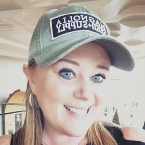 Meet your Posher, Leslie